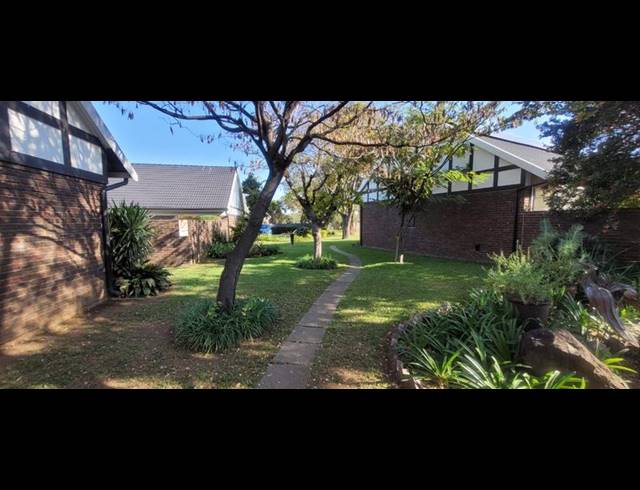 3 BEDROOM TOWNHOUSE FOR SALE IN BRACKENHURST